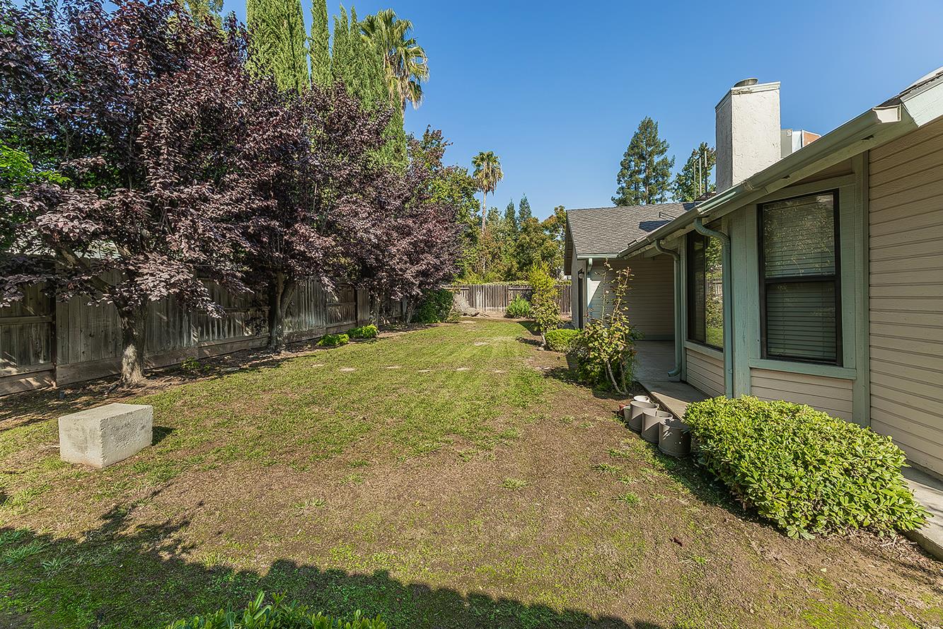 6447 N Vagedes Ave, Fresno, CA 93711