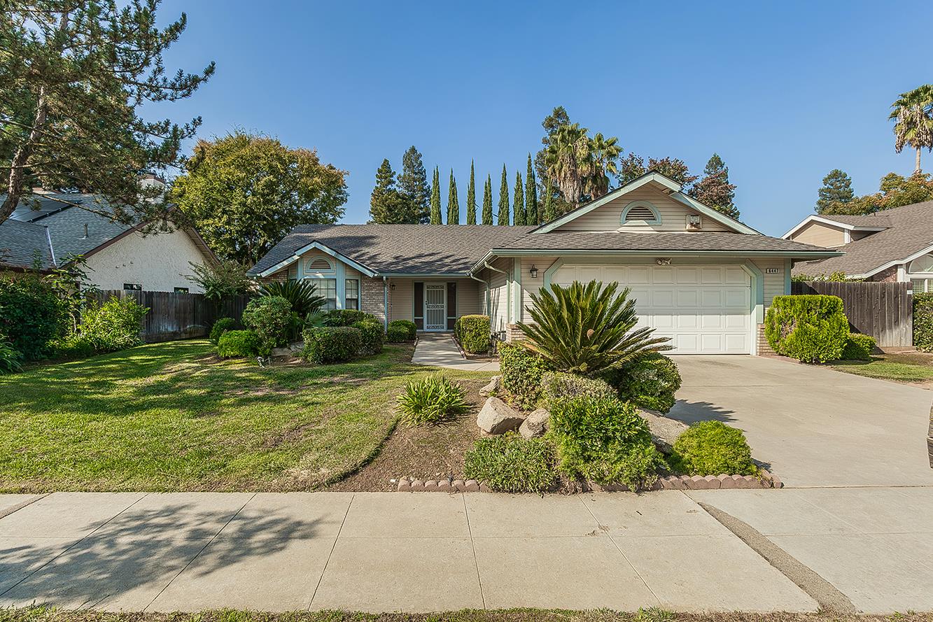 6447 N Vagedes Ave, Fresno, CA 93711