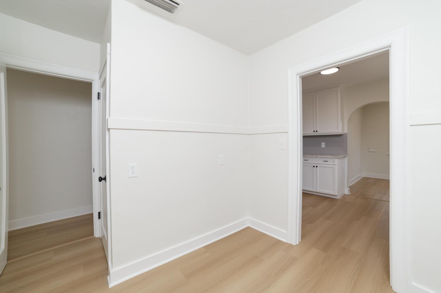 4242 E Illinois Ave, Fresno, CA 93702