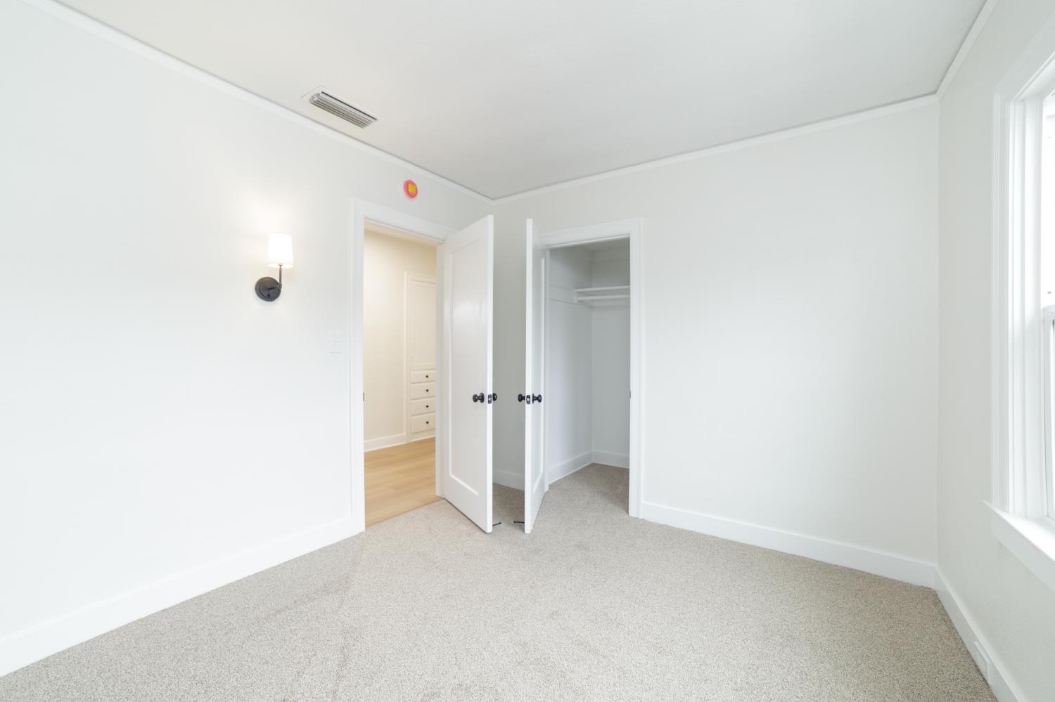 4242 E Illinois Ave, Fresno, CA 93702