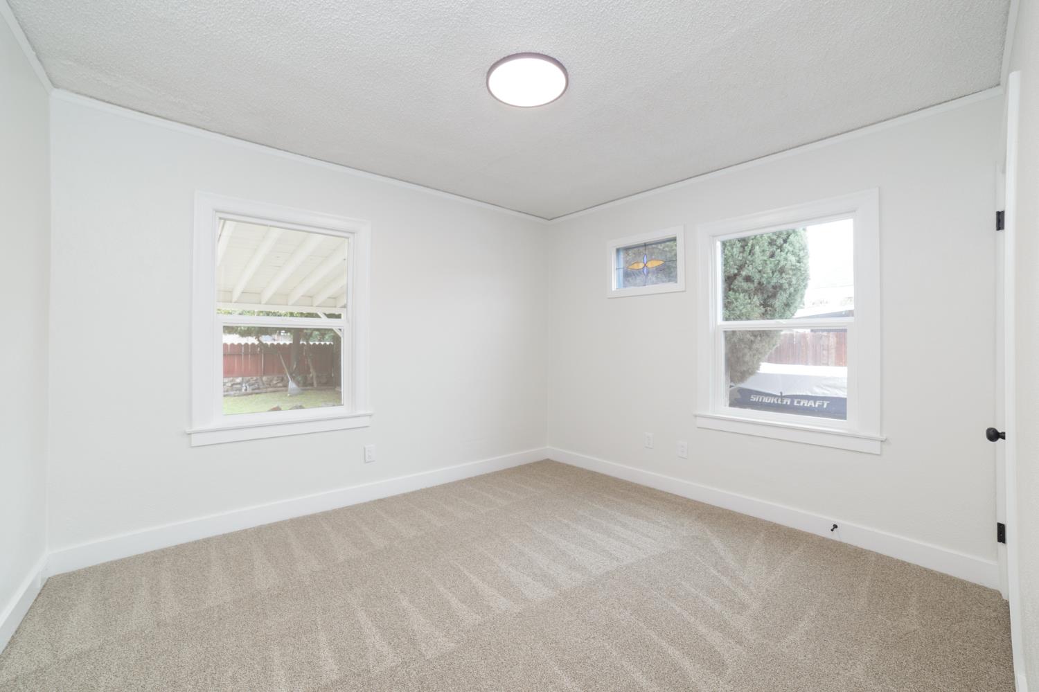 4242 E Illinois Ave, Fresno, CA 93702