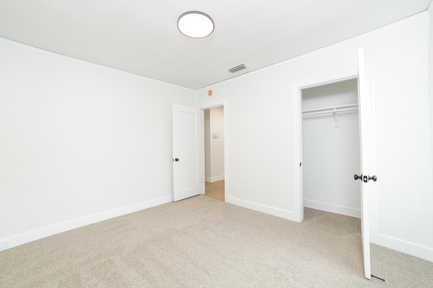 4242 E Illinois Ave, Fresno, CA 93702