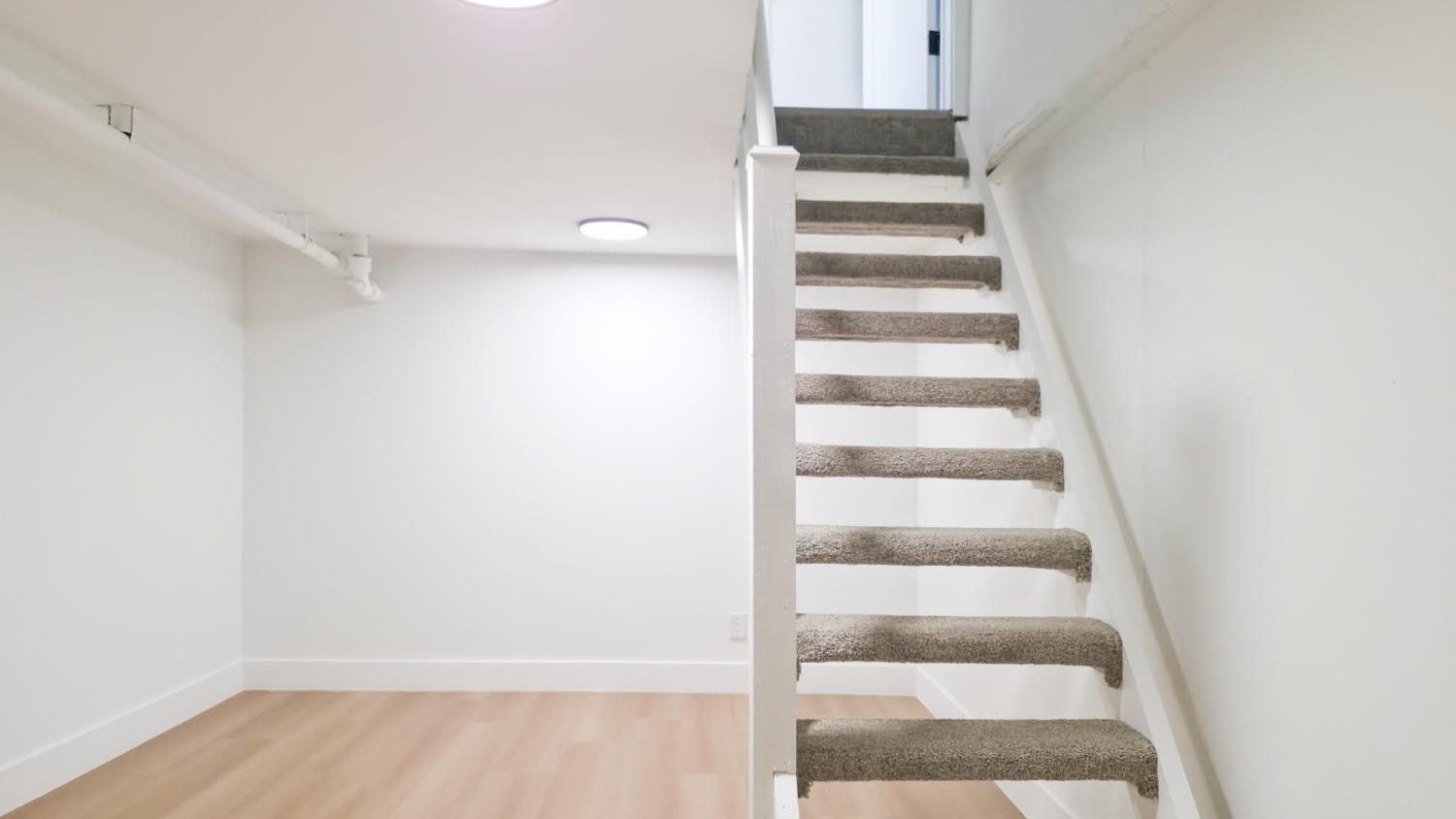 4242 E Illinois Ave, Fresno, CA 93702