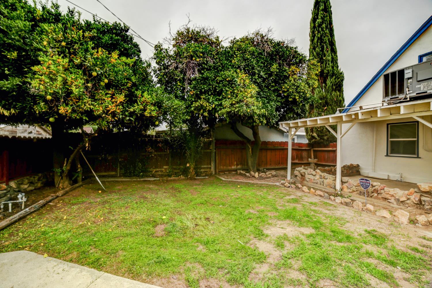 4242 E Illinois Ave, Fresno, CA 93702