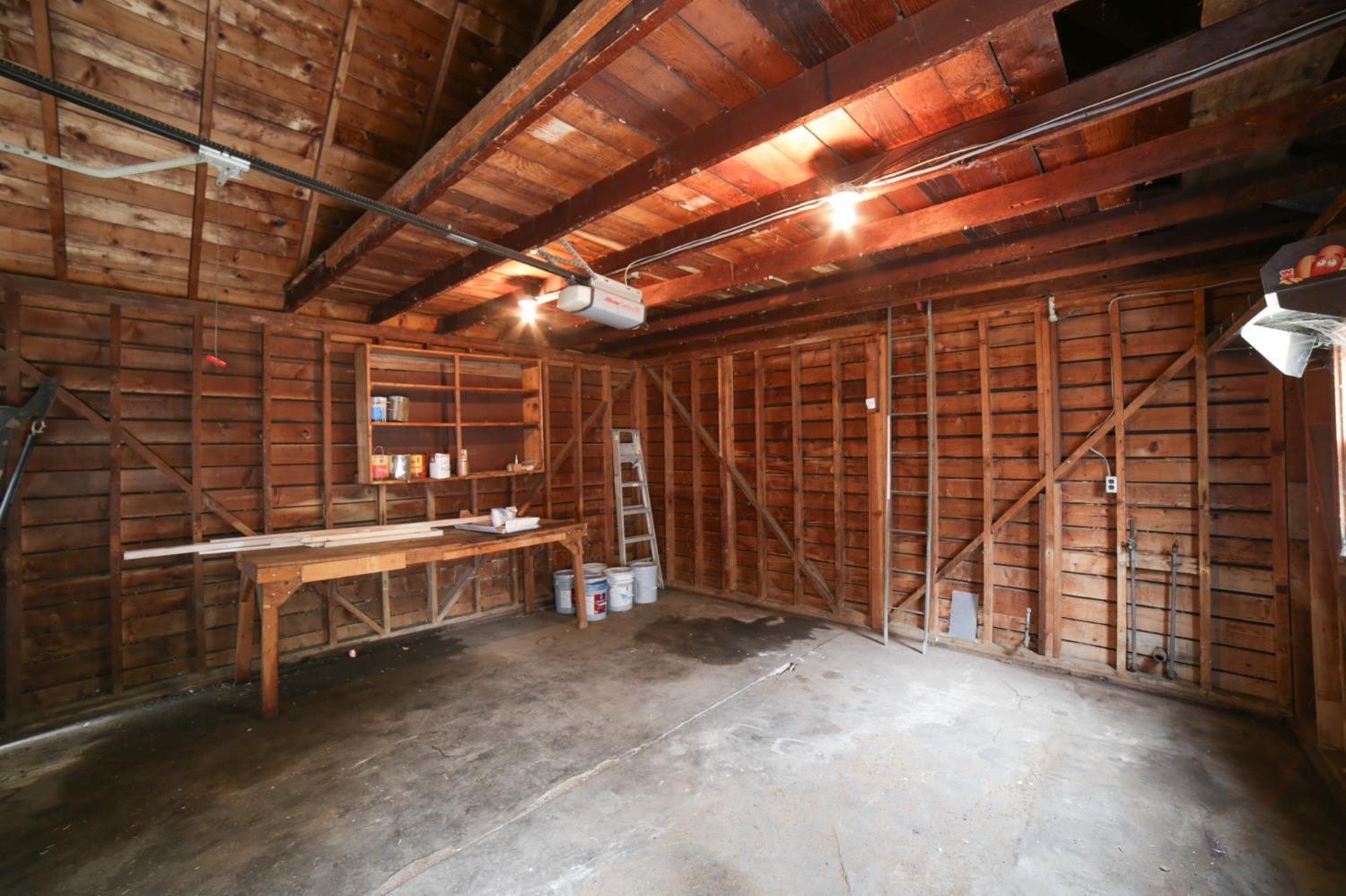 4242 E Illinois Ave, Fresno, CA 93702