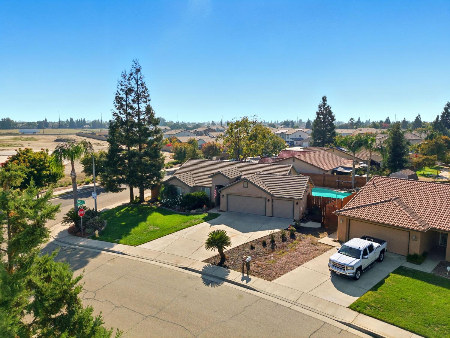 2431 S Cedar St, Visalia, CA 93292