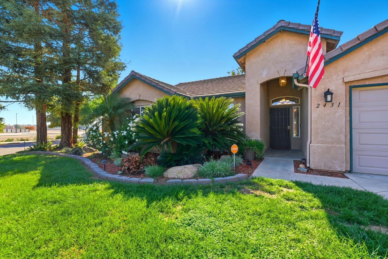 2431 S Cedar St, Visalia, CA 93292