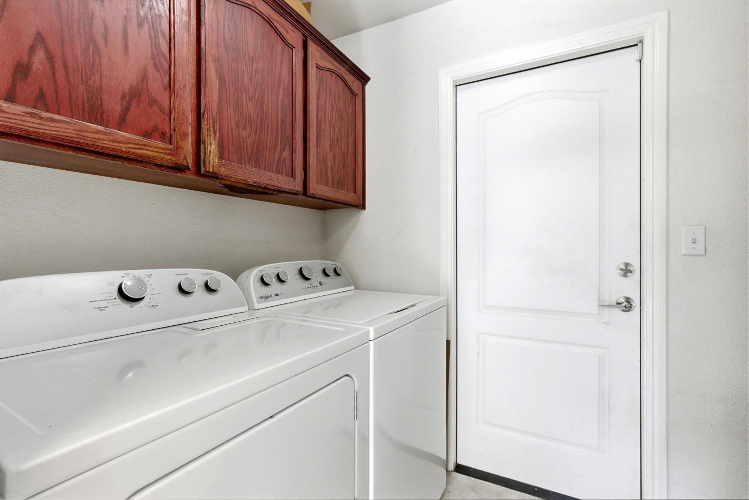 2431 S Cedar St, Visalia, CA 93292