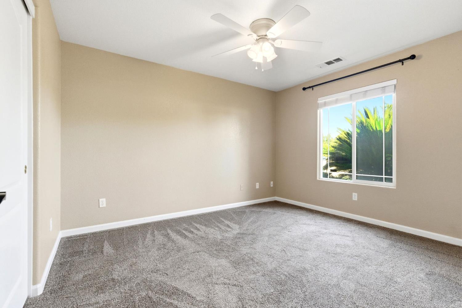 2431 S Cedar St, Visalia, CA 93292