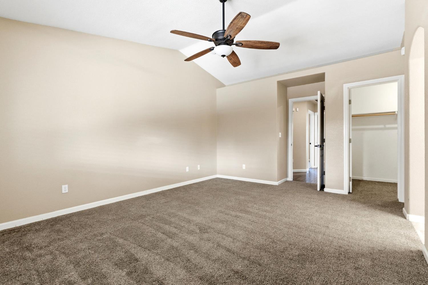 2431 S Cedar St, Visalia, CA 93292