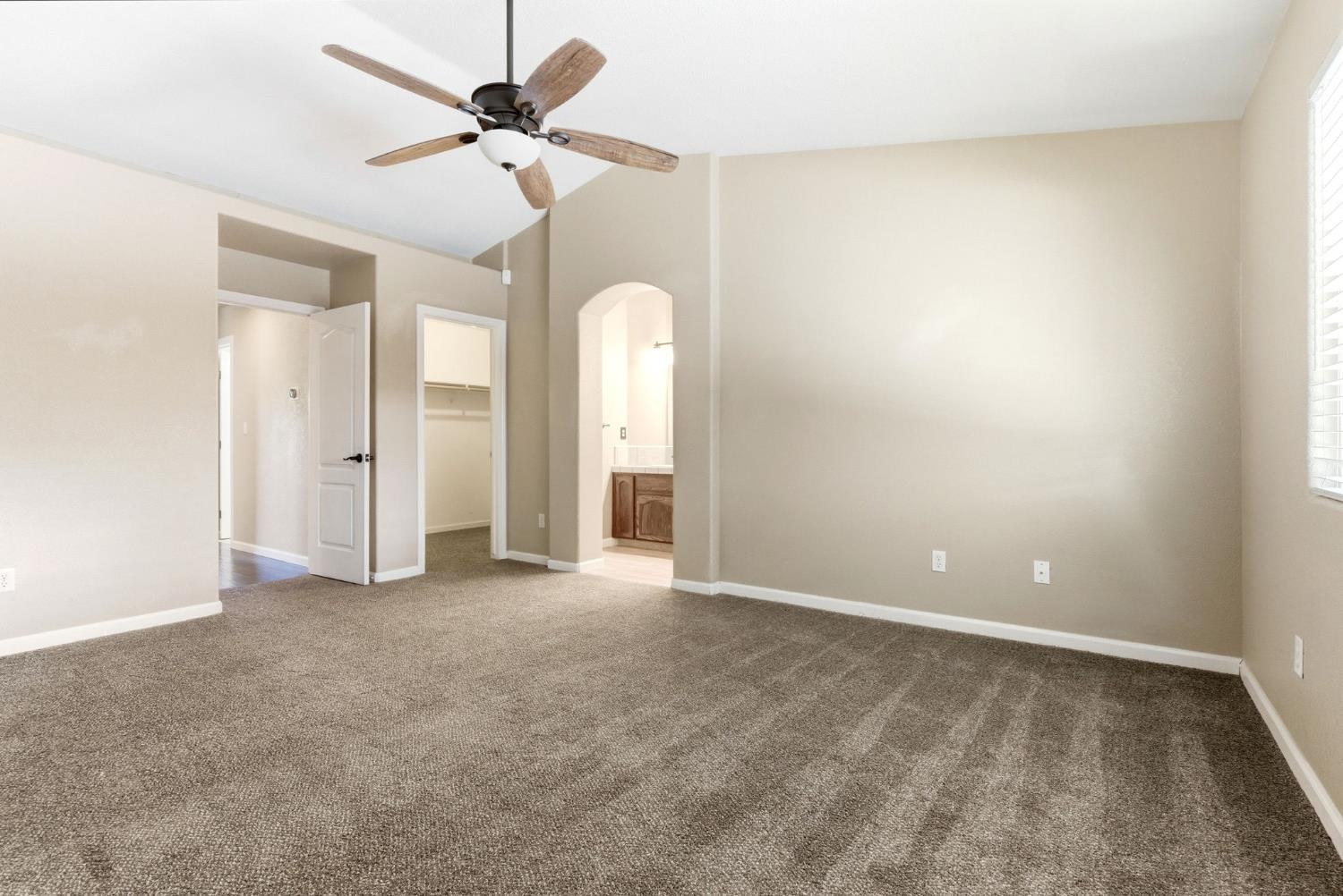 2431 S Cedar St, Visalia, CA 93292