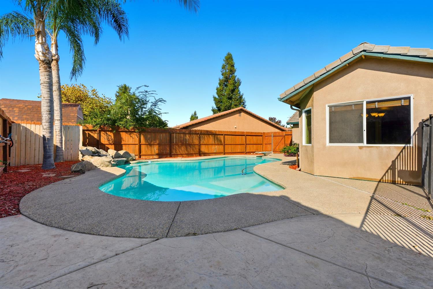 2431 S Cedar St, Visalia, CA 93292