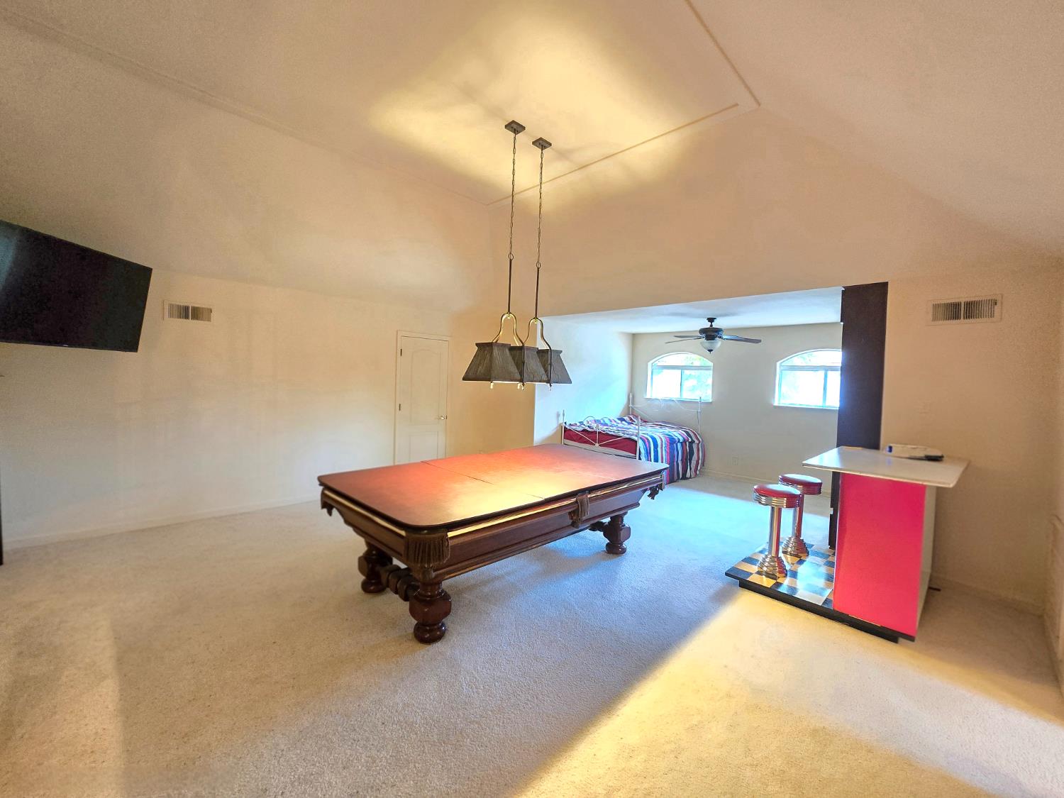 10111 Spanish Bay Dr, Fresno, CA 93720