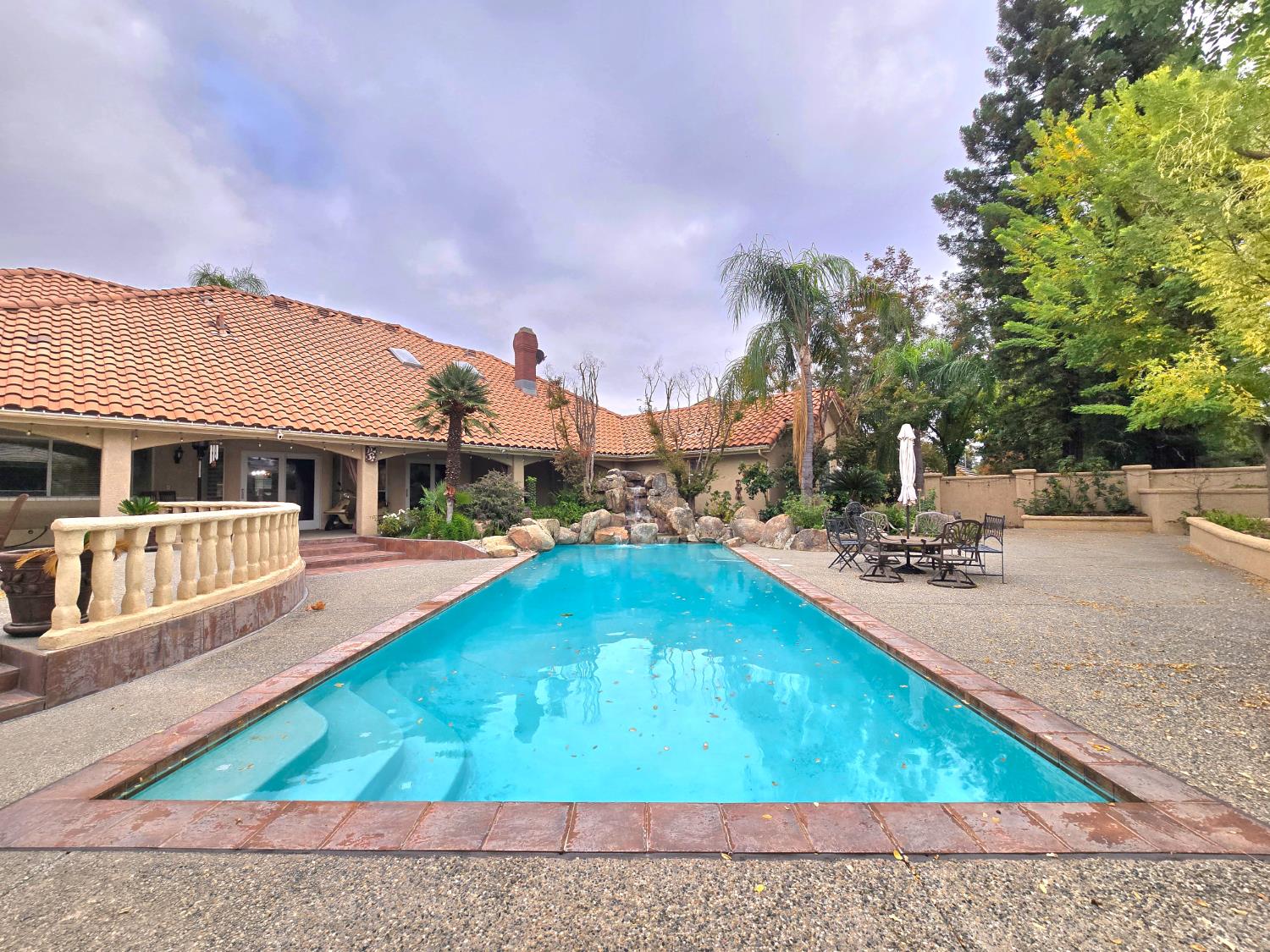 10111 Spanish Bay Dr, Fresno, CA 93720