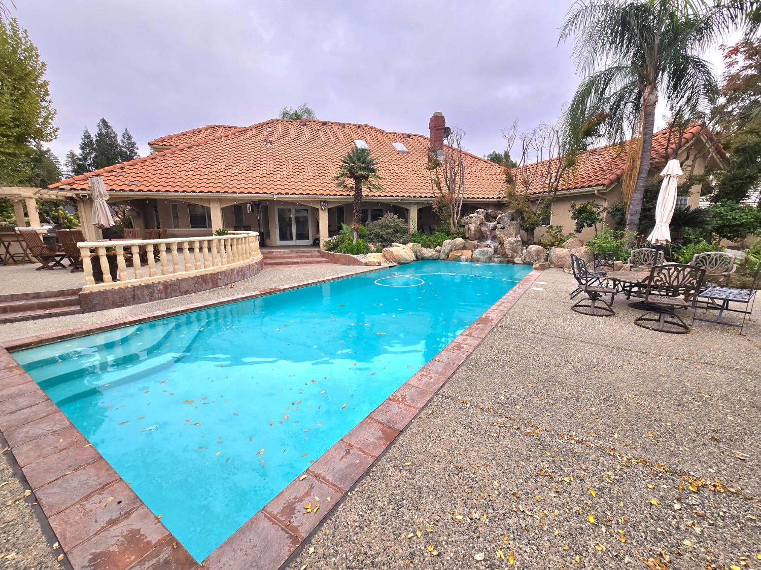 10111 Spanish Bay Dr, Fresno, CA 93720