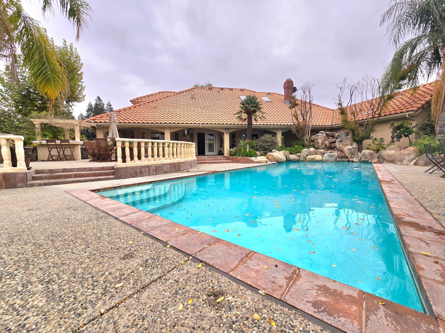 10111 Spanish Bay Dr, Fresno, CA 93720