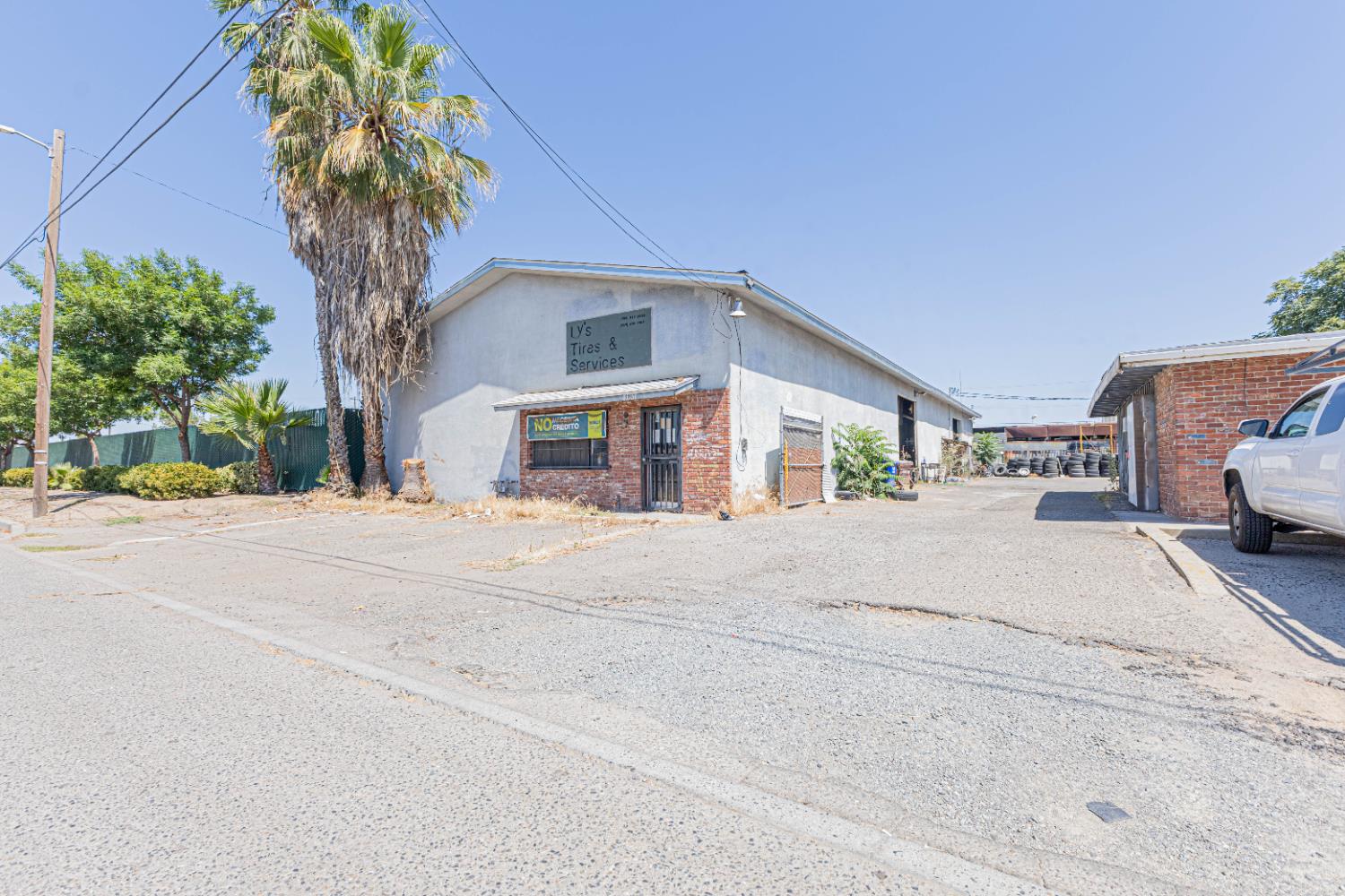 4637 E Turner Ave, Fresno, CA 93702
