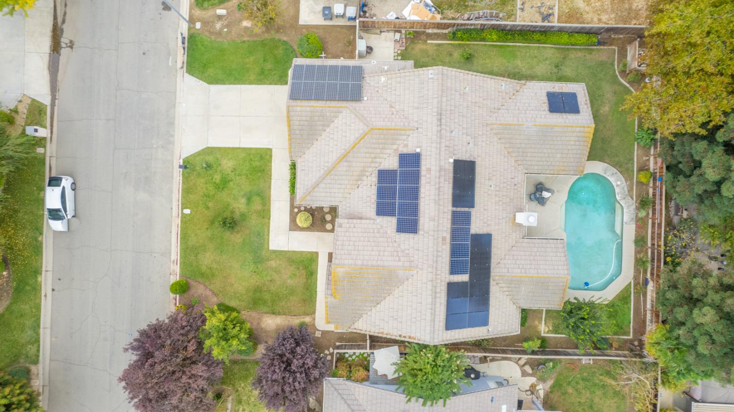 7285 N Cecelia Ave, Fresno, CA 93722