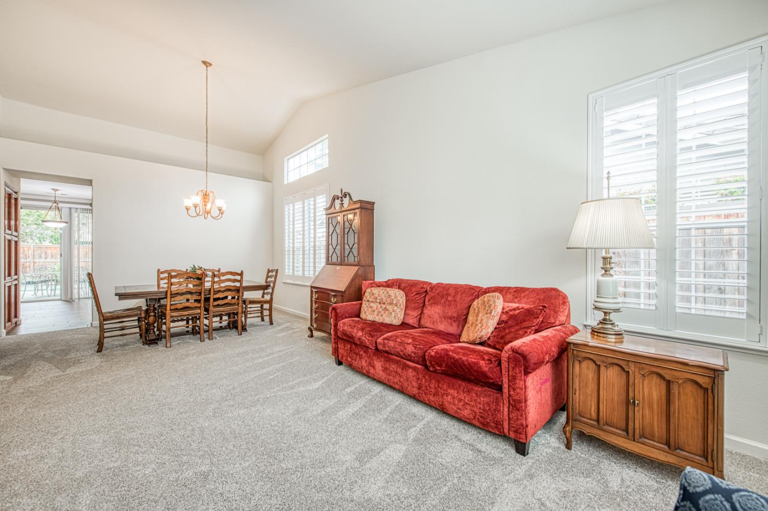 7285 N Cecelia Ave, Fresno, CA 93722