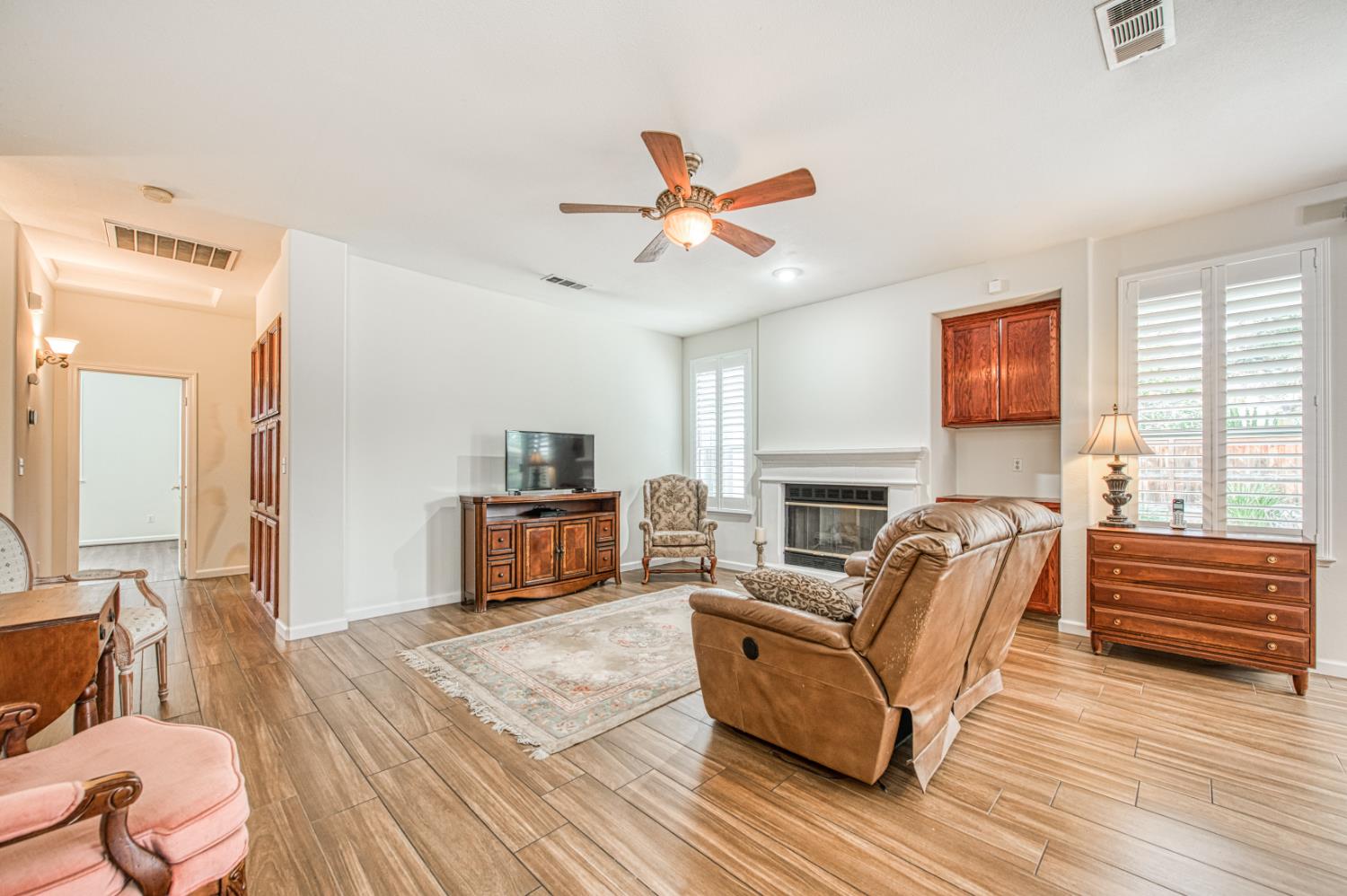 7285 N Cecelia Ave, Fresno, CA 93722