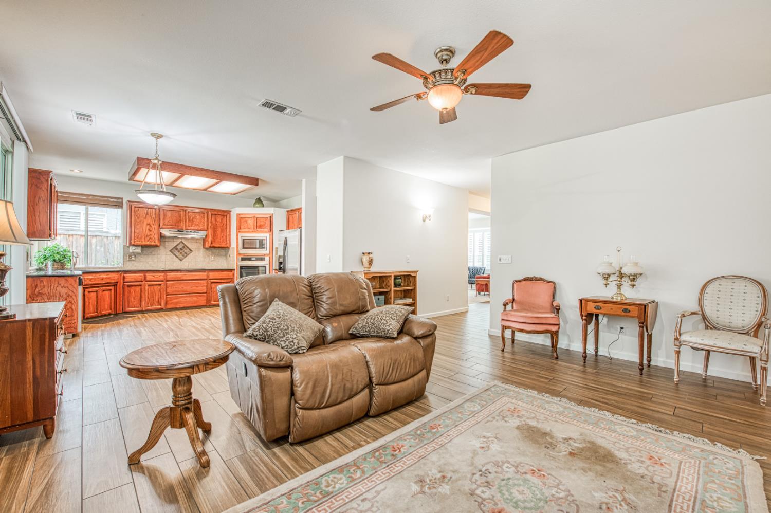 7285 N Cecelia Ave, Fresno, CA 93722