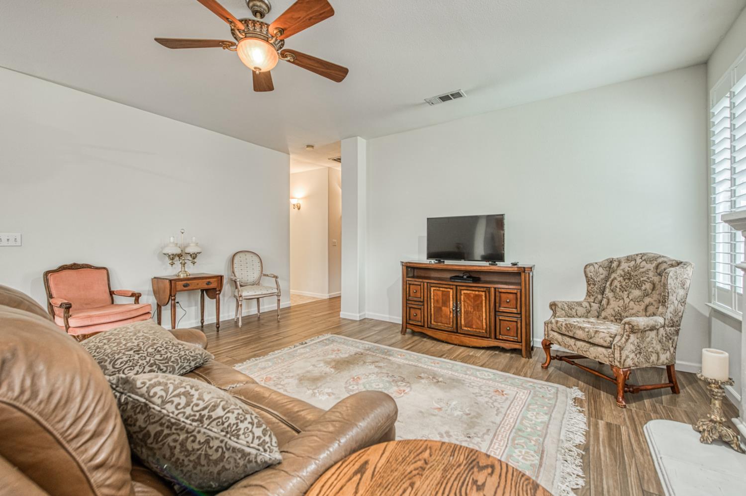 7285 N Cecelia Ave, Fresno, CA 93722