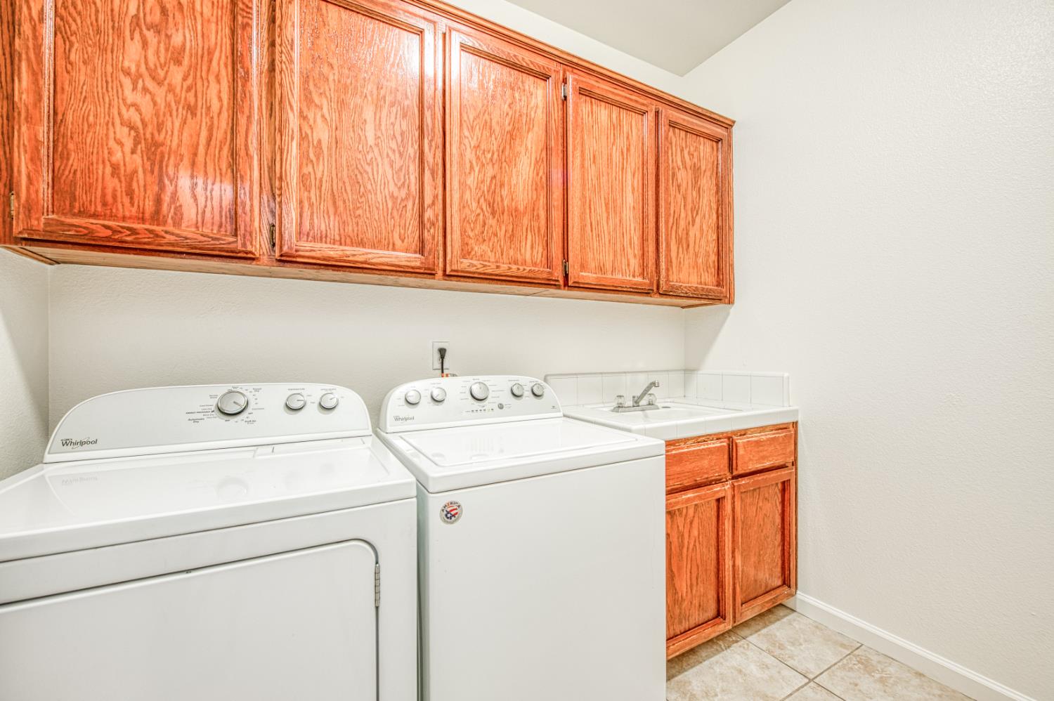 7285 N Cecelia Ave, Fresno, CA 93722