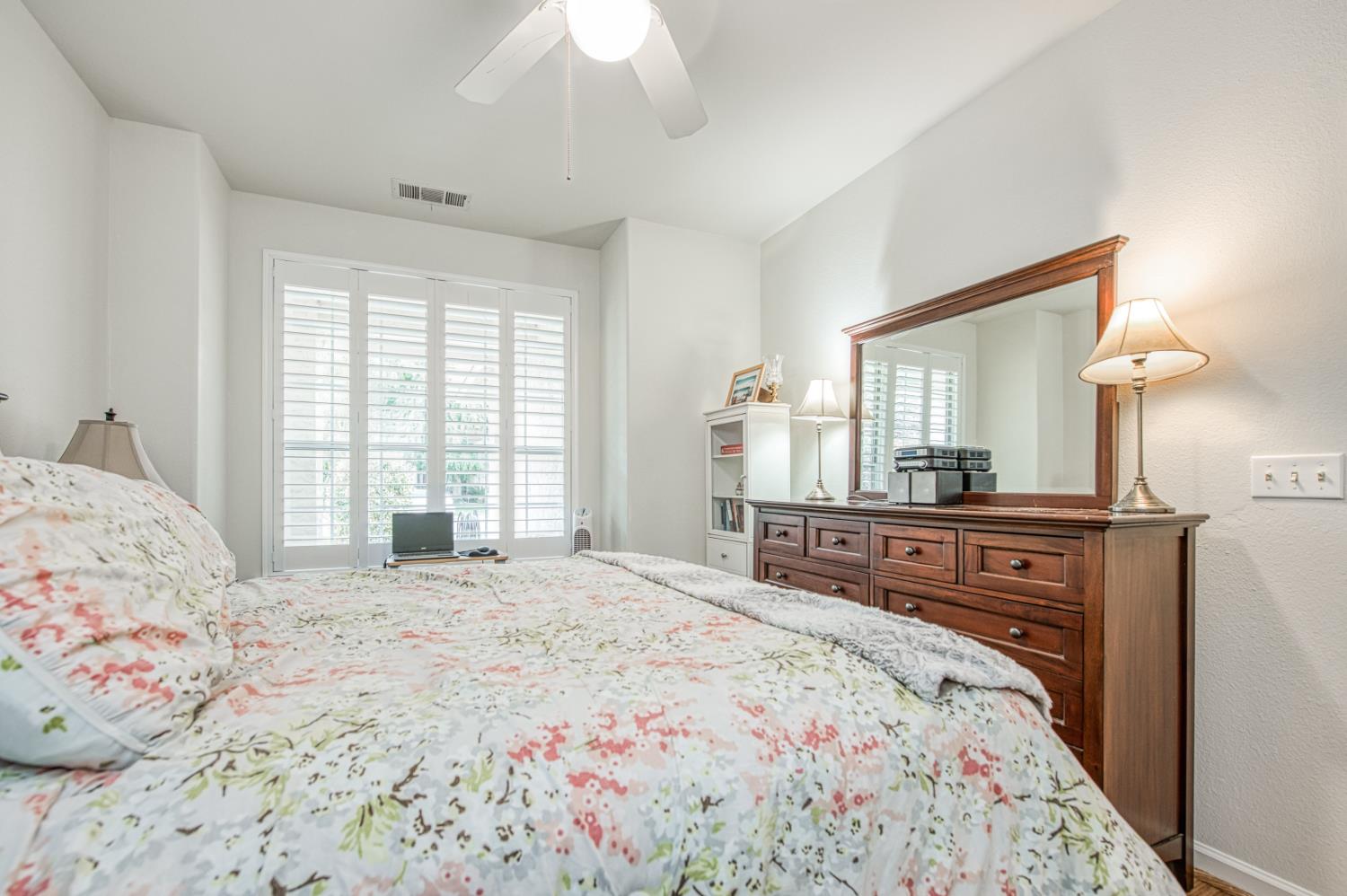 7285 N Cecelia Ave, Fresno, CA 93722