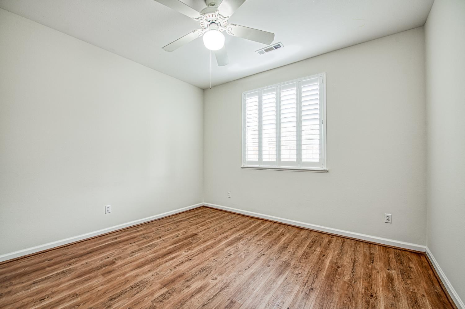 7285 N Cecelia Ave, Fresno, CA 93722