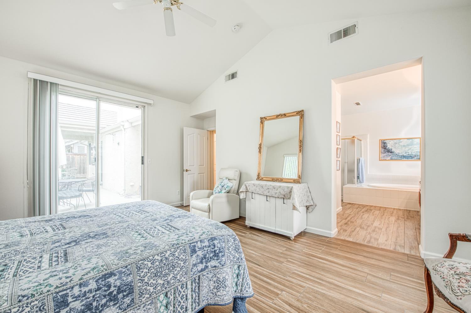 7285 N Cecelia Ave, Fresno, CA 93722