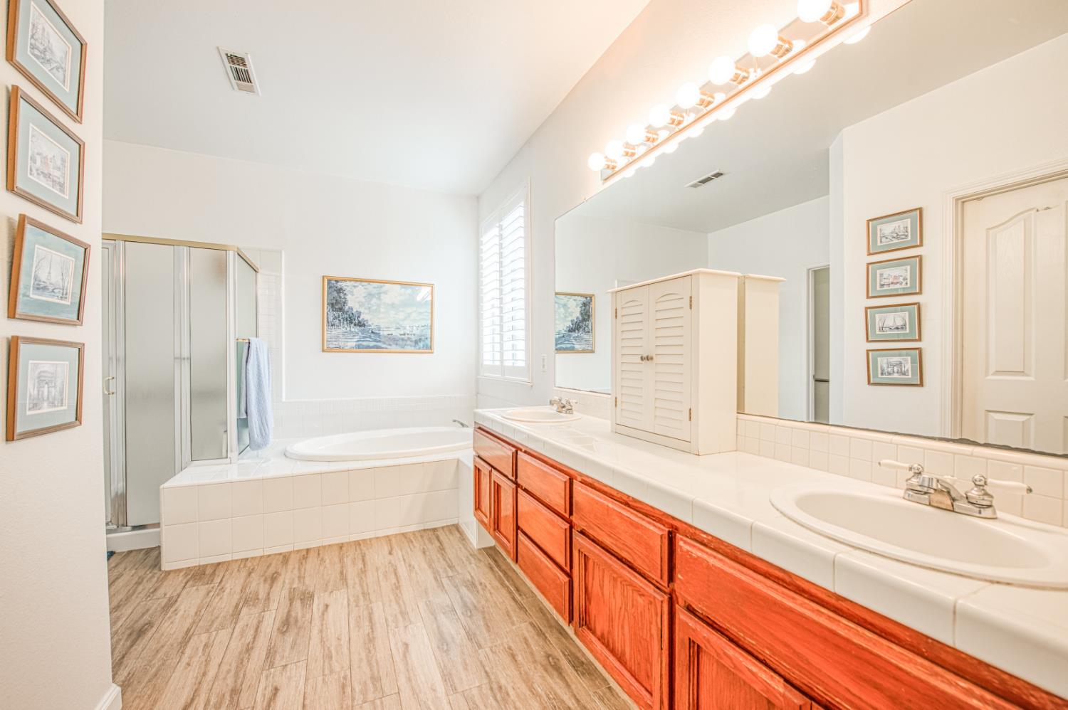 7285 N Cecelia Ave, Fresno, CA 93722