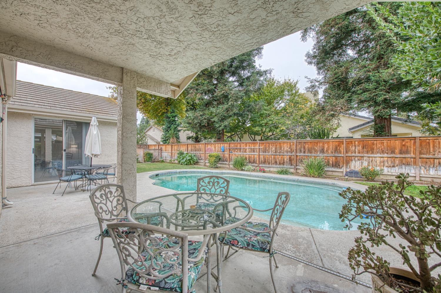 7285 N Cecelia Ave, Fresno, CA 93722