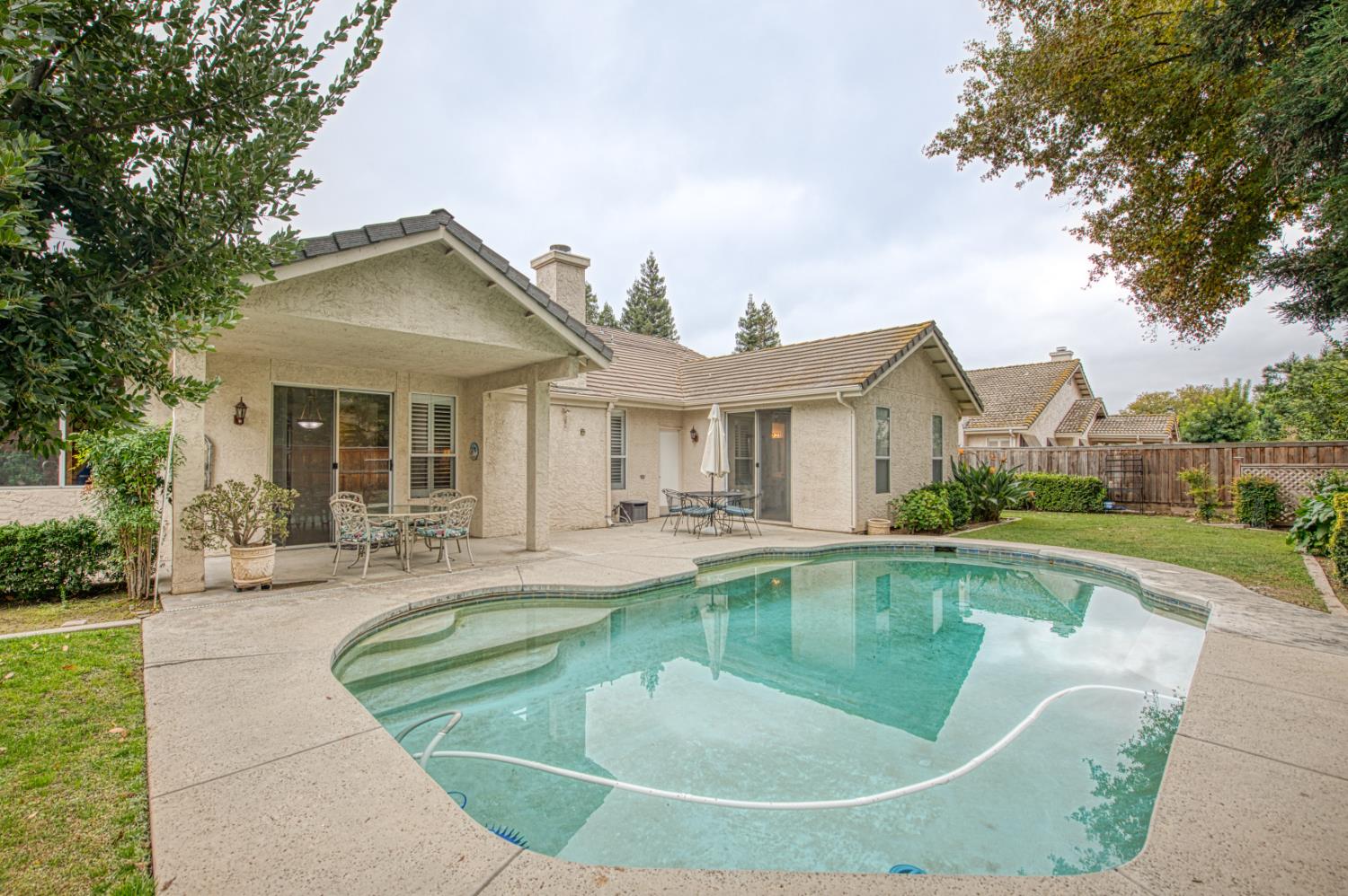 7285 N Cecelia Ave, Fresno, CA 93722