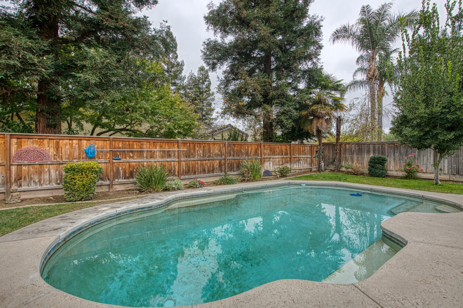 7285 N Cecelia Ave, Fresno, CA 93722