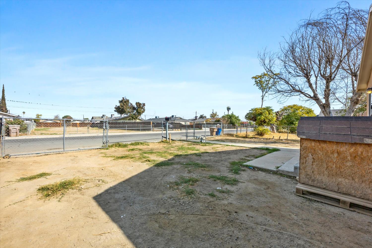 1425 Murdock St, Bakersfield, CA 93307