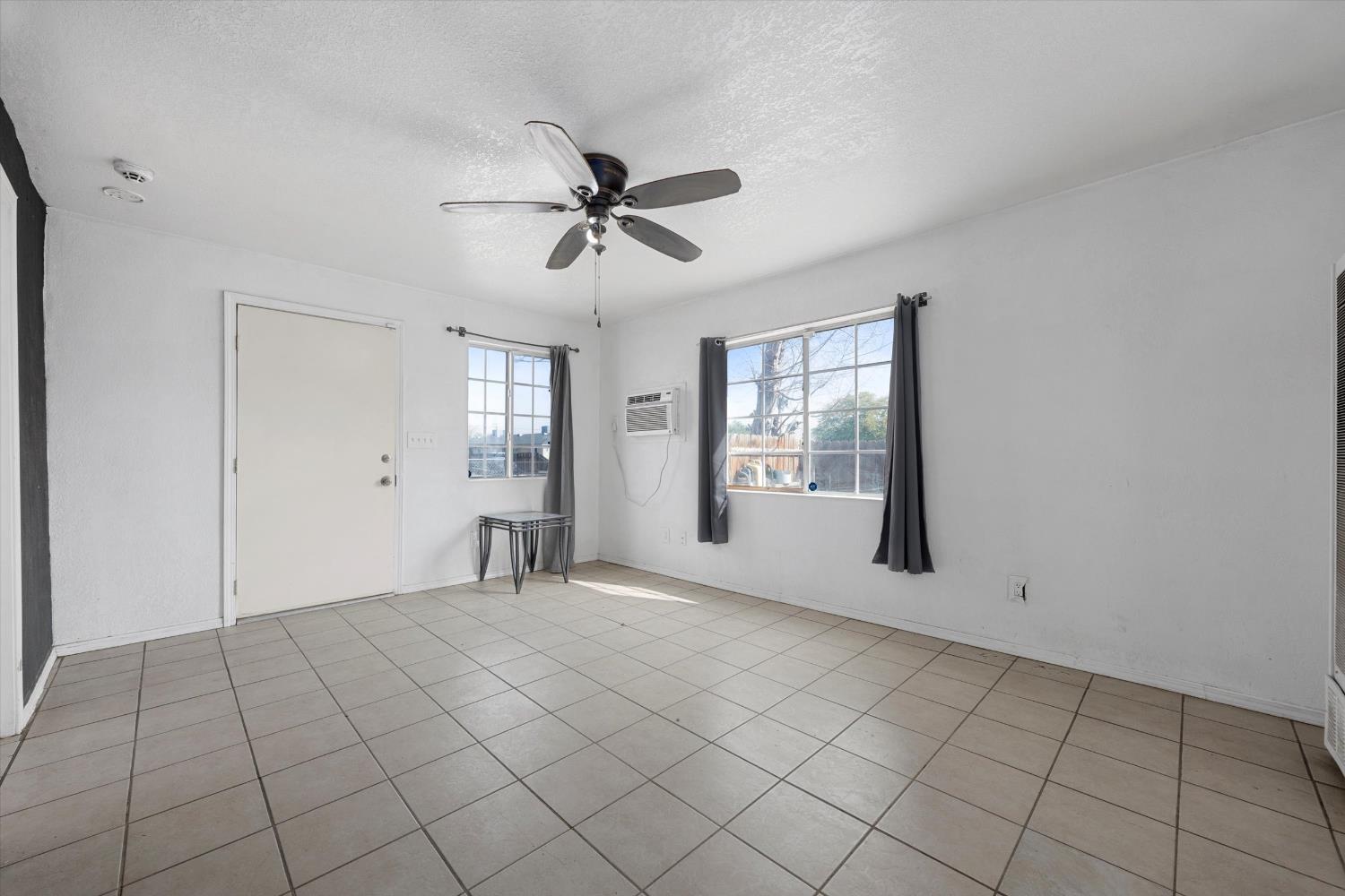 1425 Murdock St, Bakersfield, CA 93307