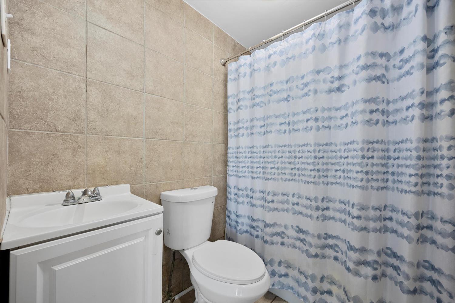 1425 Murdock St, Bakersfield, CA 93307