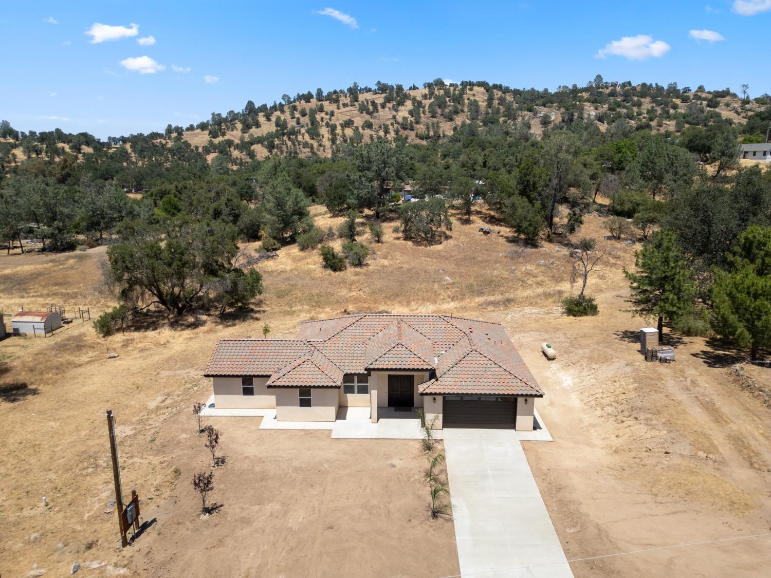 31007 Revis Rd, Coarsegold, CA 93614