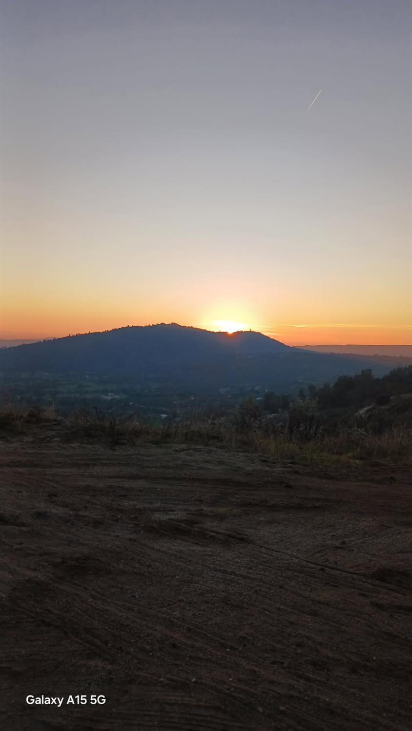 37 38 Lynx Ln, Prather, CA 93651