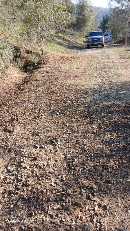 37 38 Lynx Ln, Prather, CA 93651