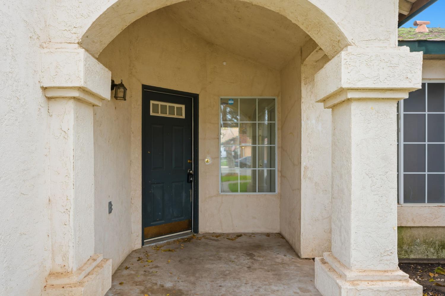 718 Gamay Ave, Madera, CA 93637