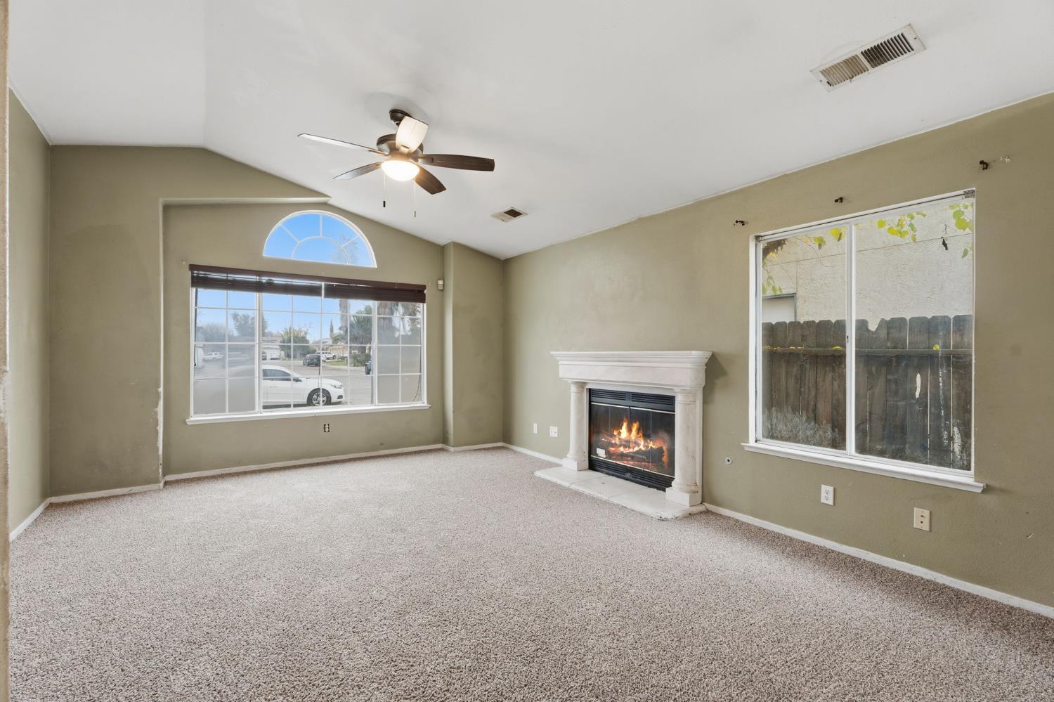 718 Gamay Ave, Madera, CA 93637