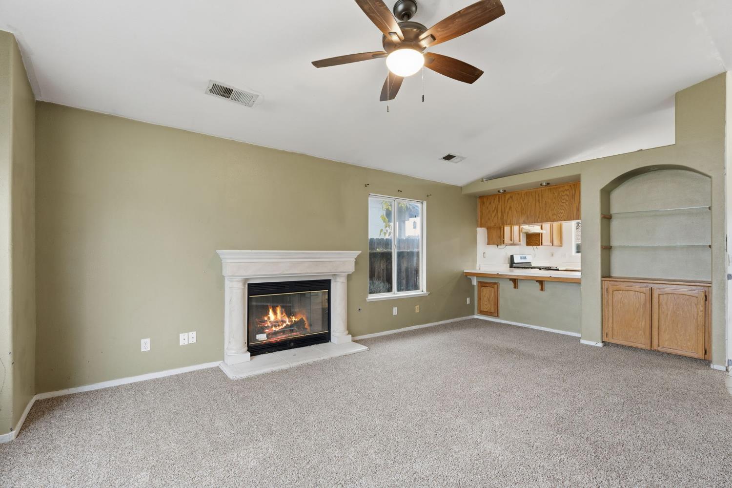 718 Gamay Ave, Madera, CA 93637