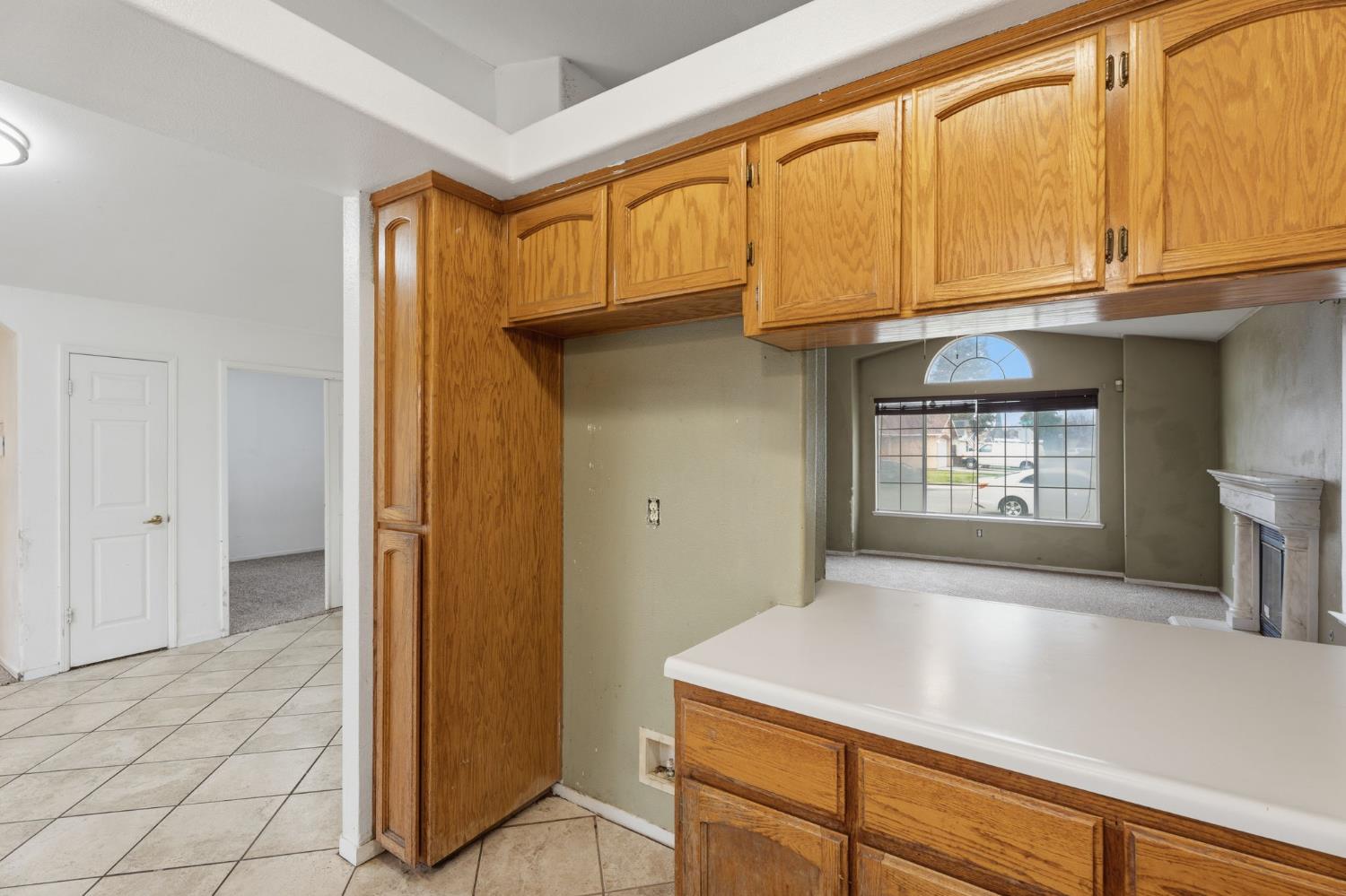 718 Gamay Ave, Madera, CA 93637