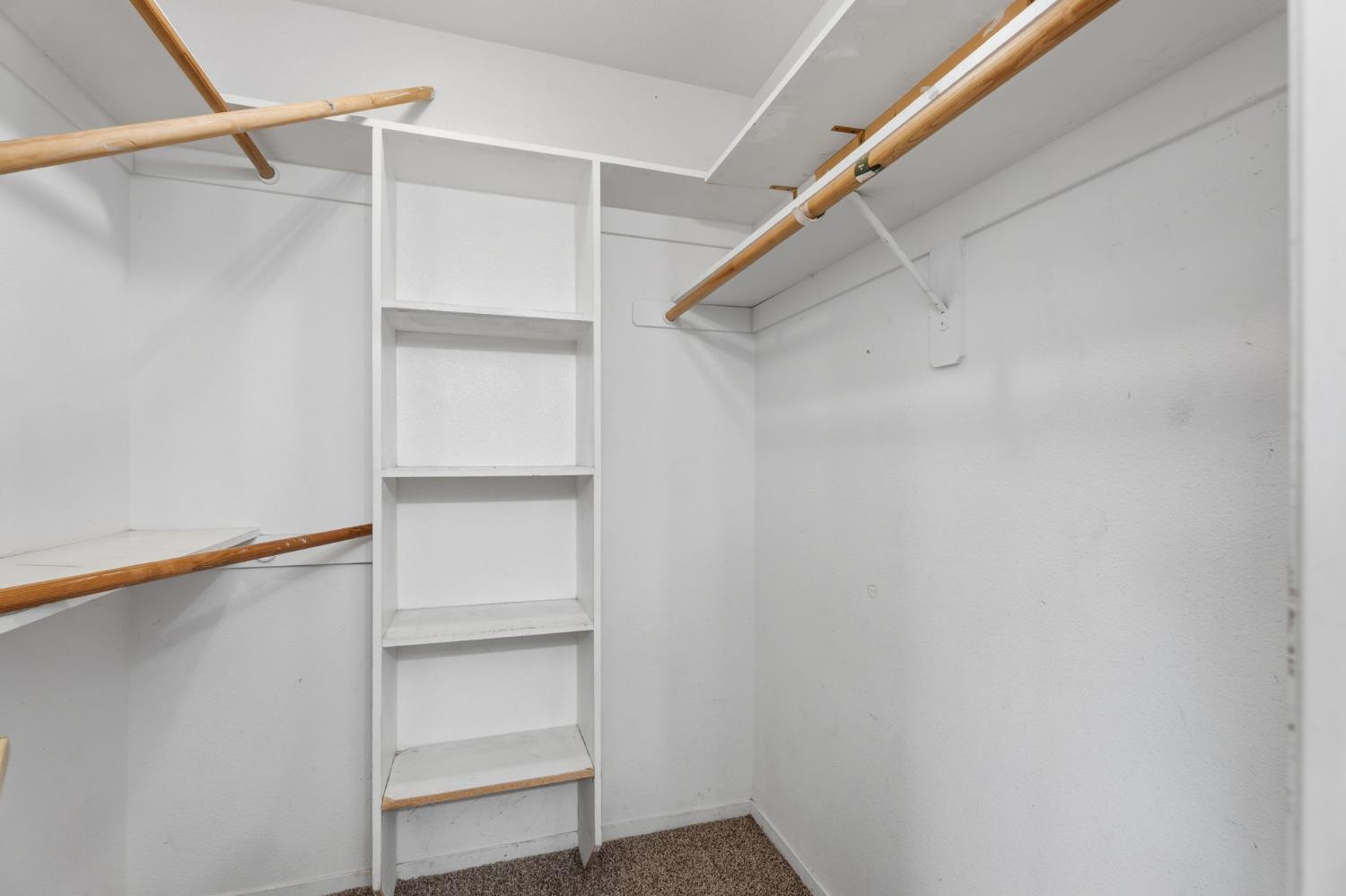 718 Gamay Ave, Madera, CA 93637