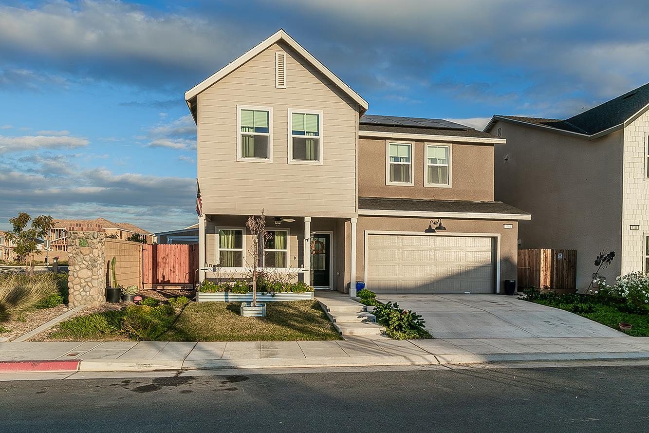 3301 La Mirada Ave, Clovis, CA 93619