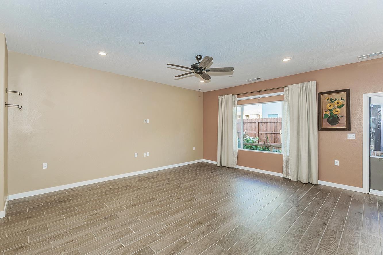 3301 La Mirada Ave, Clovis, CA 93619