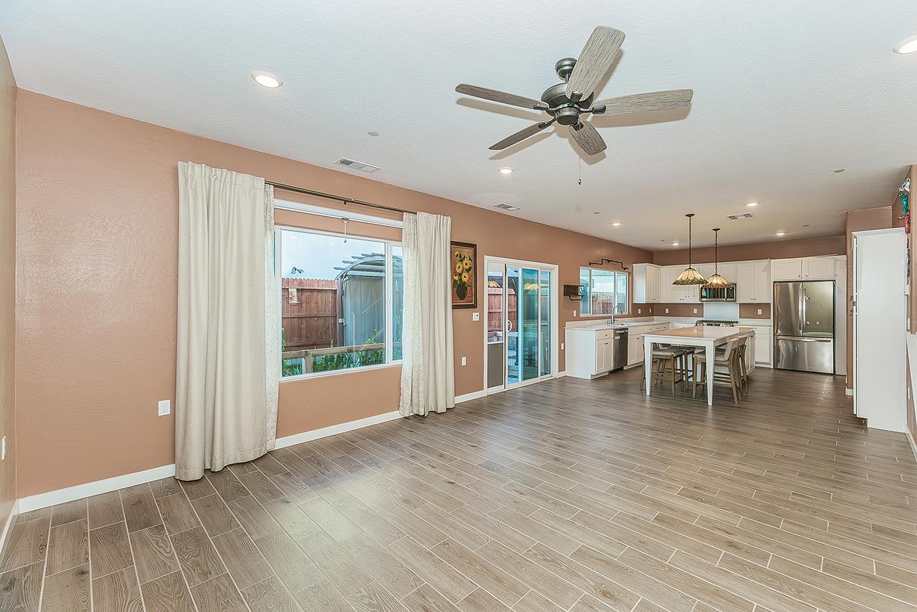 3301 La Mirada Ave, Clovis, CA 93619