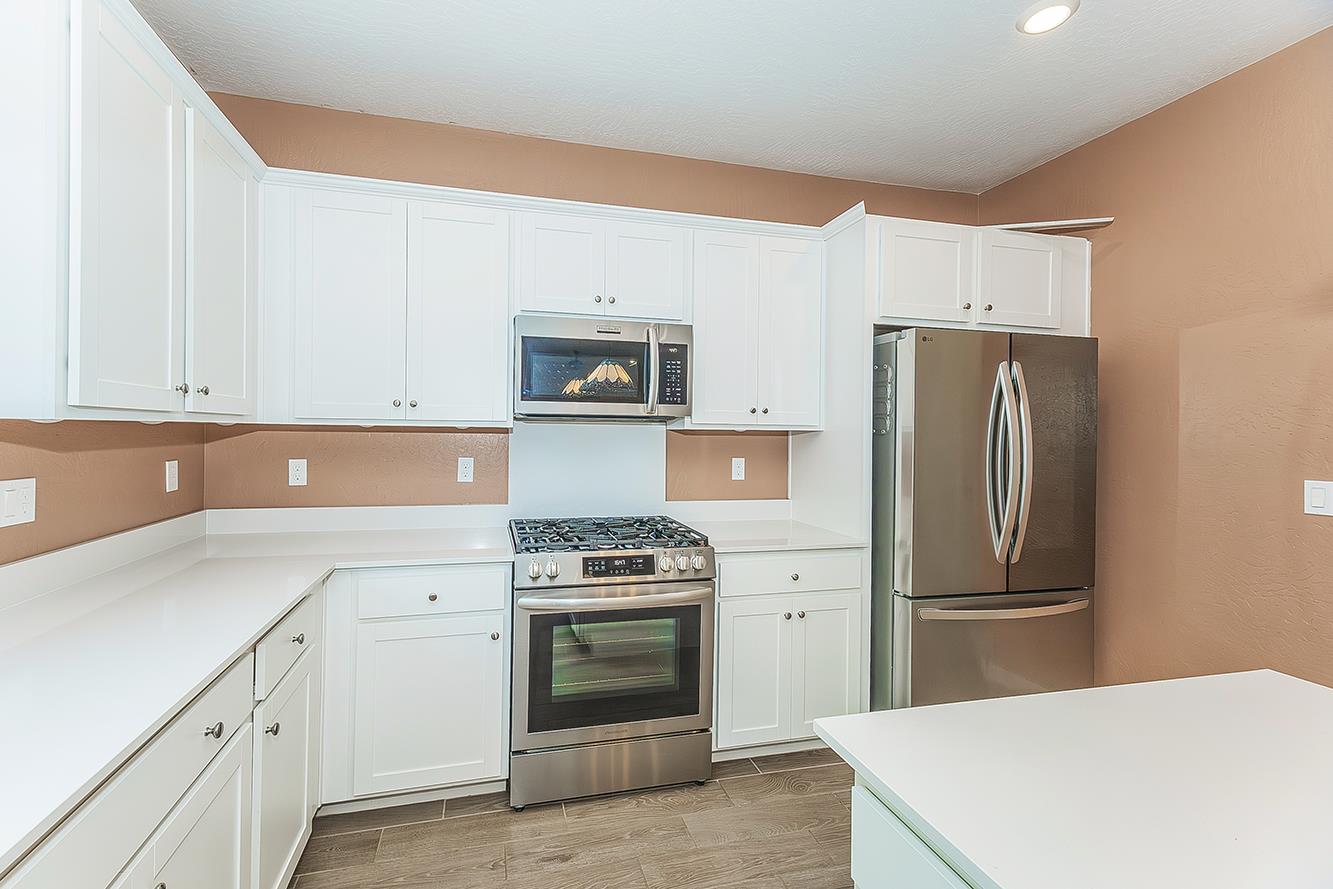 3301 La Mirada Ave, Clovis, CA 93619