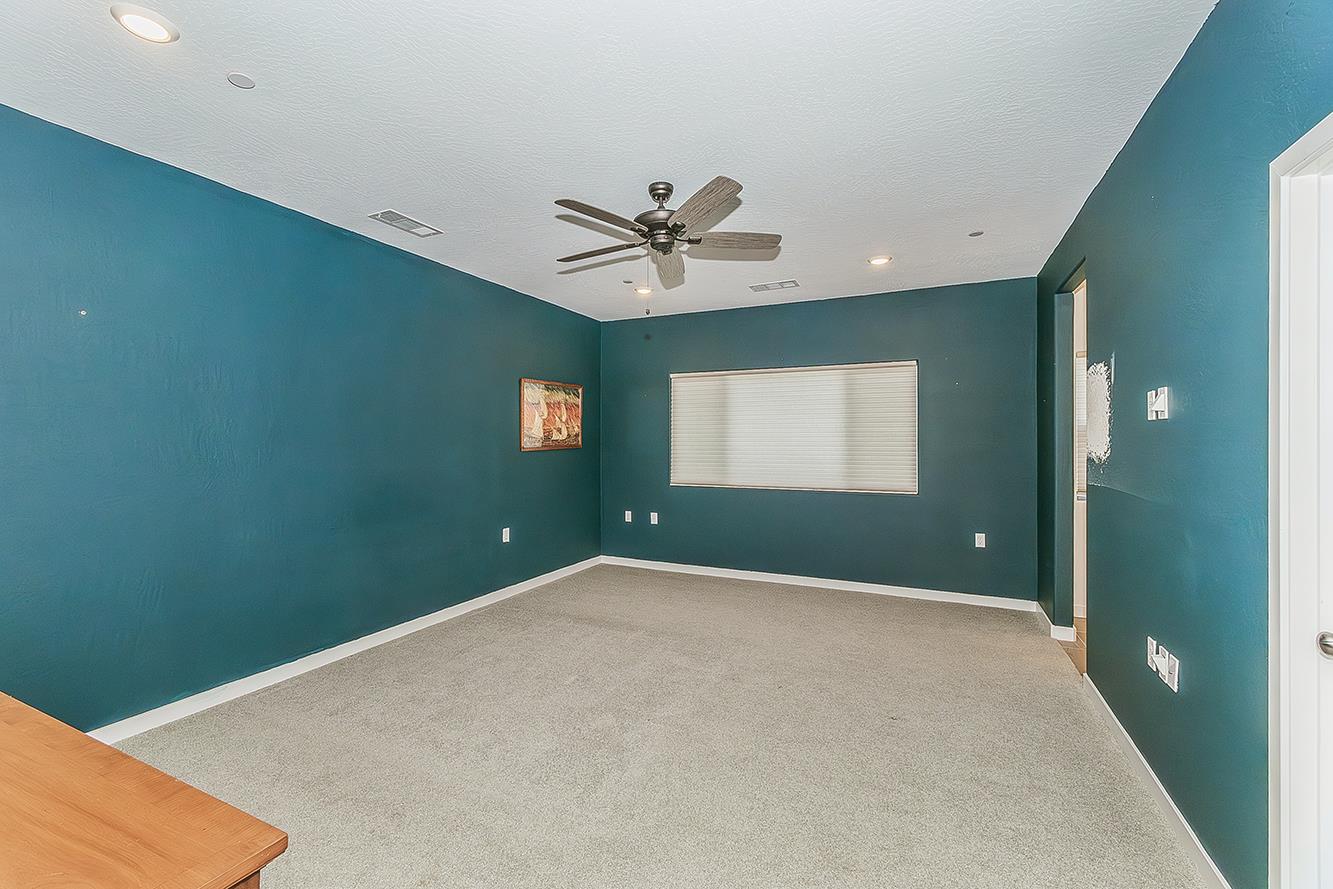 3301 La Mirada Ave, Clovis, CA 93619